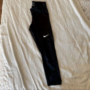 Nike mid-calf cropped leggings high waisted
